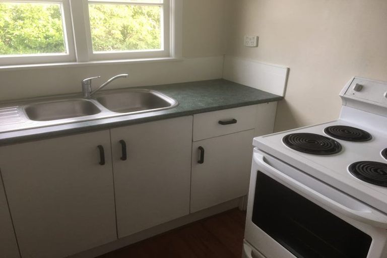 Photo of property in 553 Featherston Street, Roslyn, Palmerston North, 4414