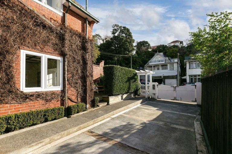 Photo of property in 323 The Terrace, Te Aro, Wellington, 6011