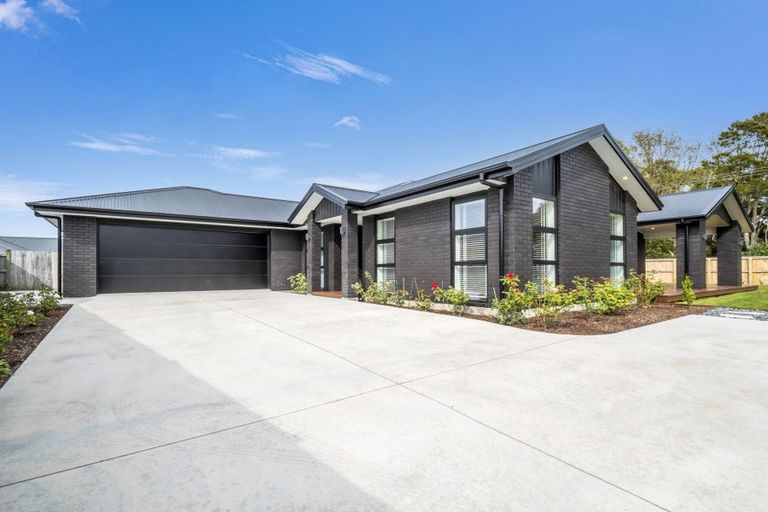 Photo of property in 27 Coutts Way, Fitzherbert, Palmerston North, 4410