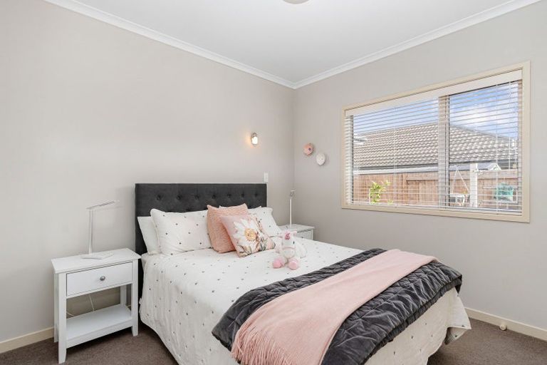 Photo of property in 35 Masefield Terrace, Kelvin Grove, Palmerston North, 4414