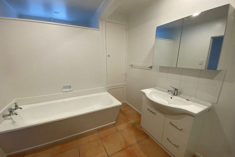 Photo of property in 2/25 Fox Street, Ngaio, Wellington, 6035