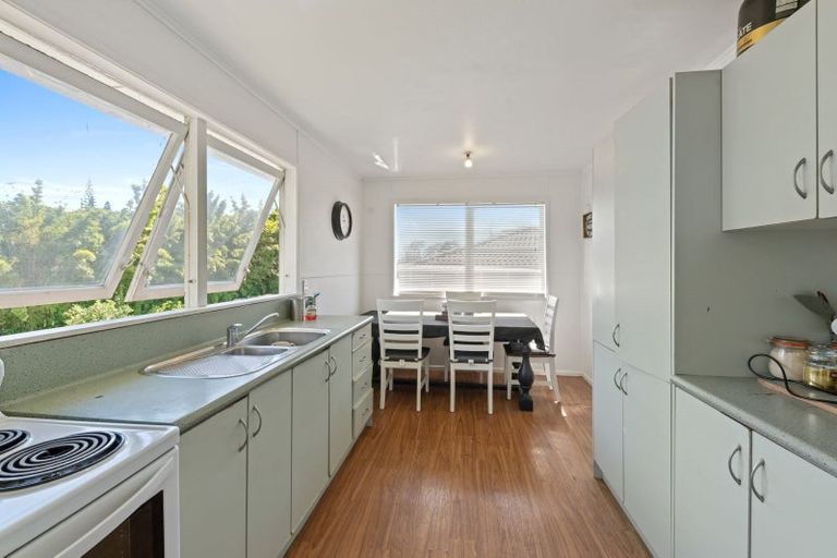 Photo of property in 6 Kirby Street, Glendene, Auckland, 0602