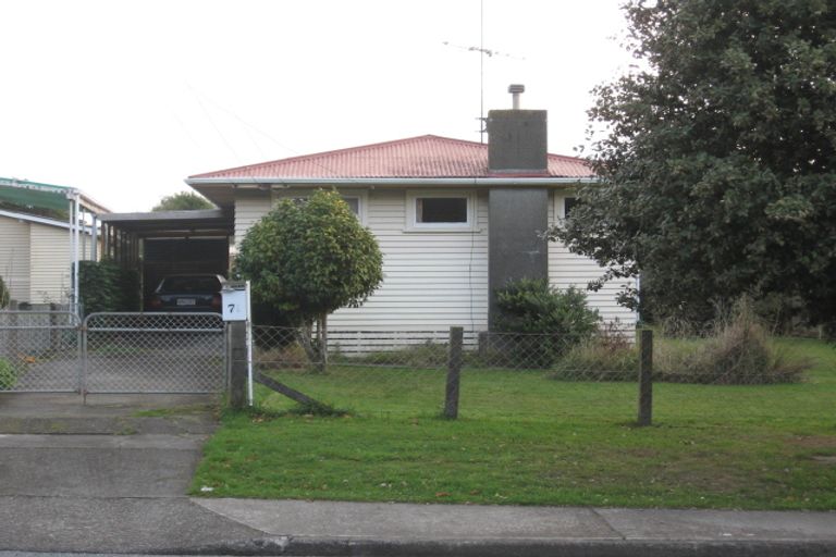 Photo of property in 74 Ruapehu Street, Paraparaumu, 5032