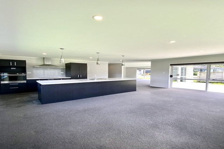 Photo of property in 4 Cory Jane Grove, Riverstone Terraces, Upper Hutt, 5018