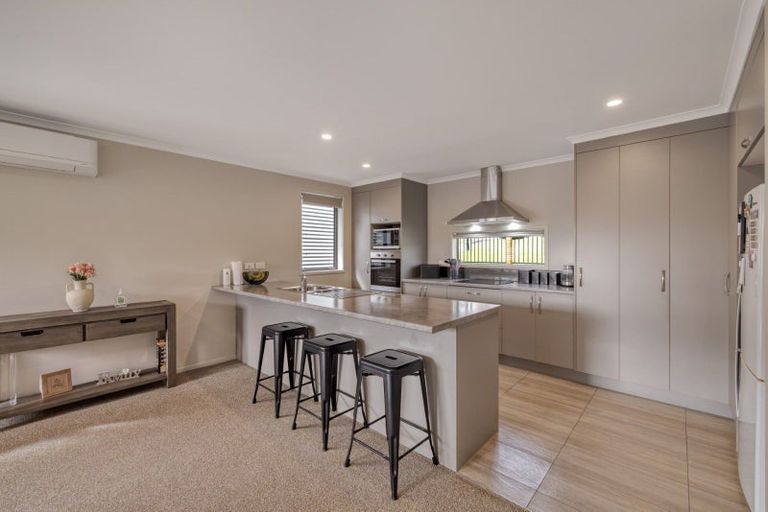 Photo of property in 121 Sutherland Road, Brookfield, Tauranga, 3110