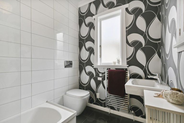 Photo of property in 21a Ngatoto Street, Khandallah, Wellington, 6035