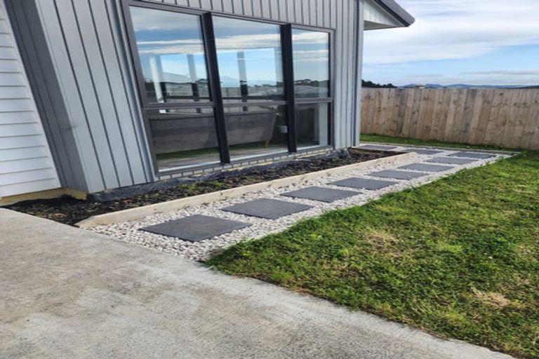 Photo of property in 7 Tautoru Avenue, Orewa, 0931