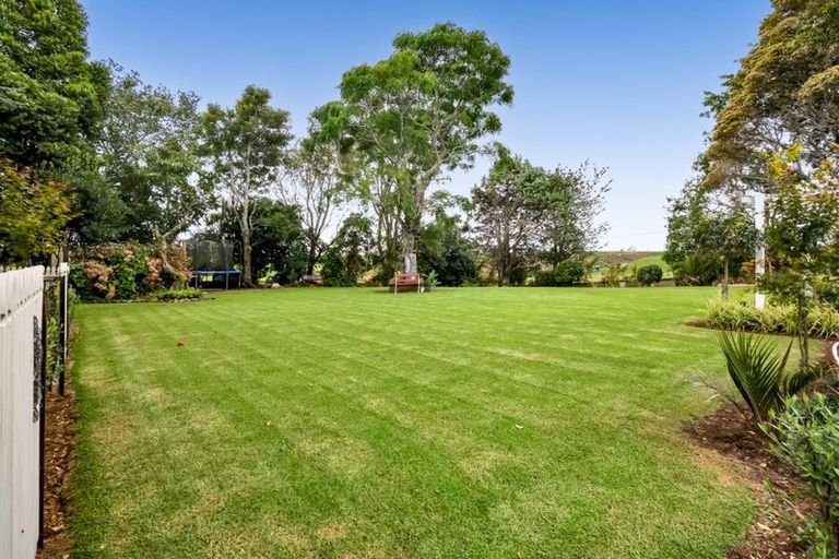 Photo of property in 330 Kelly Road, Lepperton, New Plymouth, 4373