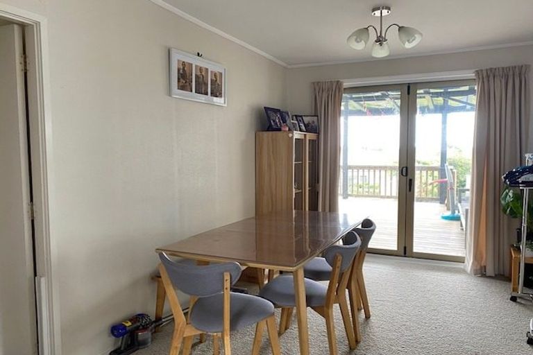 Photo of property in 17 Rotoma Rise, Clover Park, Auckland, 2019
