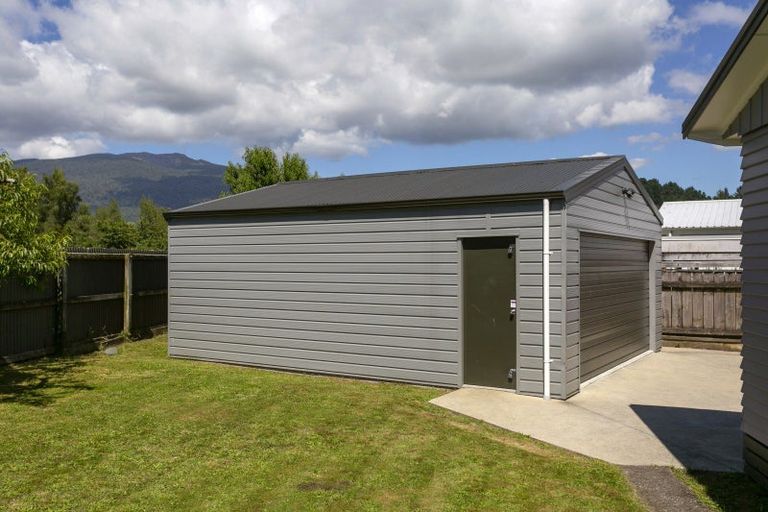 Photo of property in 27 Runuku Grove, Turangi, 3334