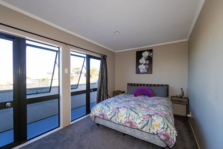 Photo of property in 84 Churchill Drive, Taradale, Napier, 4112