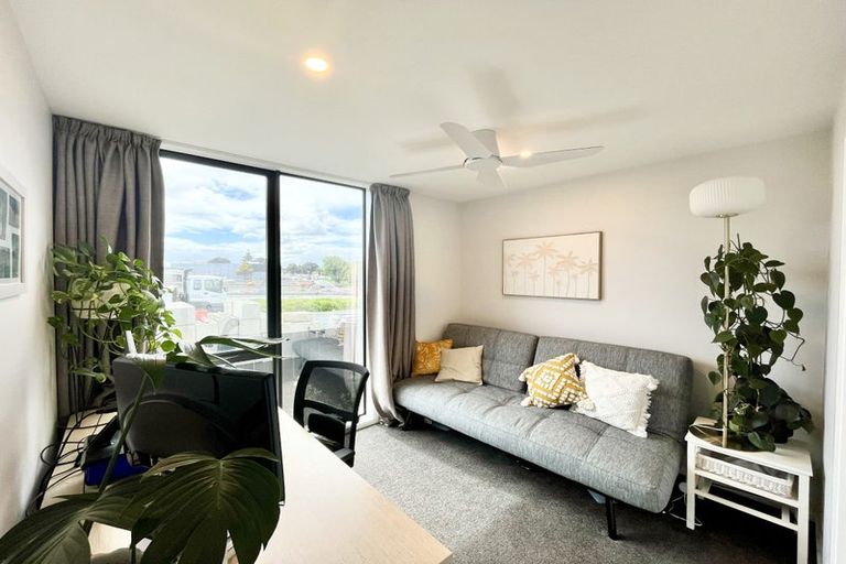 Photo of property in 19 Pukakaho Lane, Papatoetoe, Auckland, 2025
