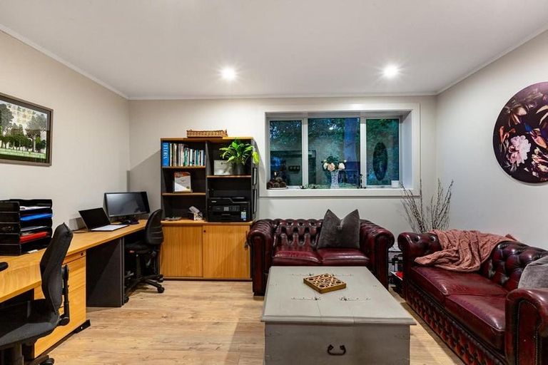 Photo of property in 19 Fleetwood Grove, Waikanae, 5036