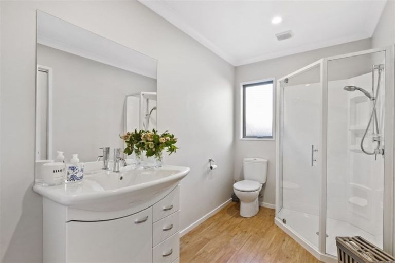 Photo of property in 225 Memorial Avenue, Burnside, Christchurch, 8053