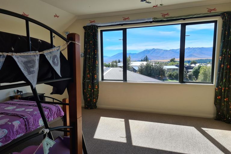 Photo of property in 1 Sams Place, Lake Tekapo, 7999