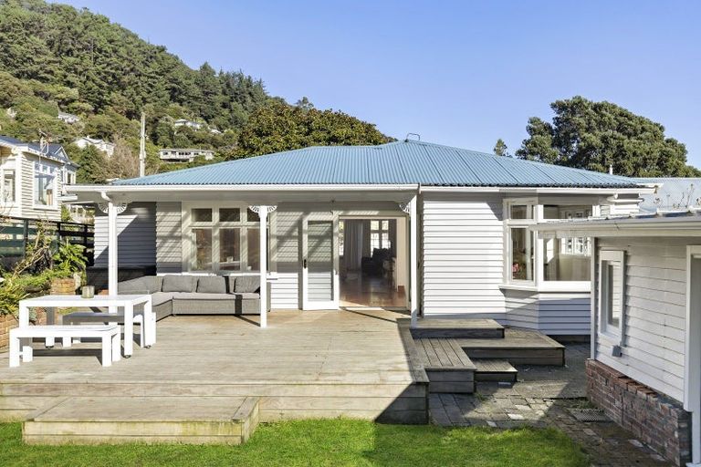 Photo of property in 3 Totara Street, Eastbourne, Lower Hutt, 5013