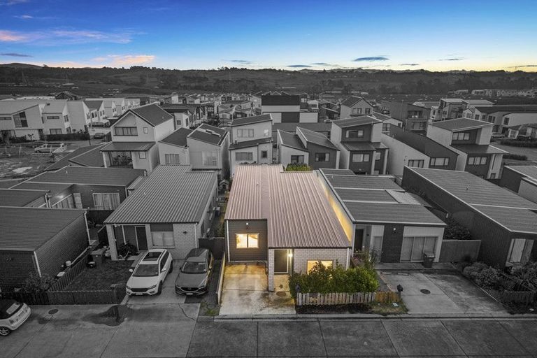 Photo of property in 9 Heri Lane, Westgate, Auckland, 0814