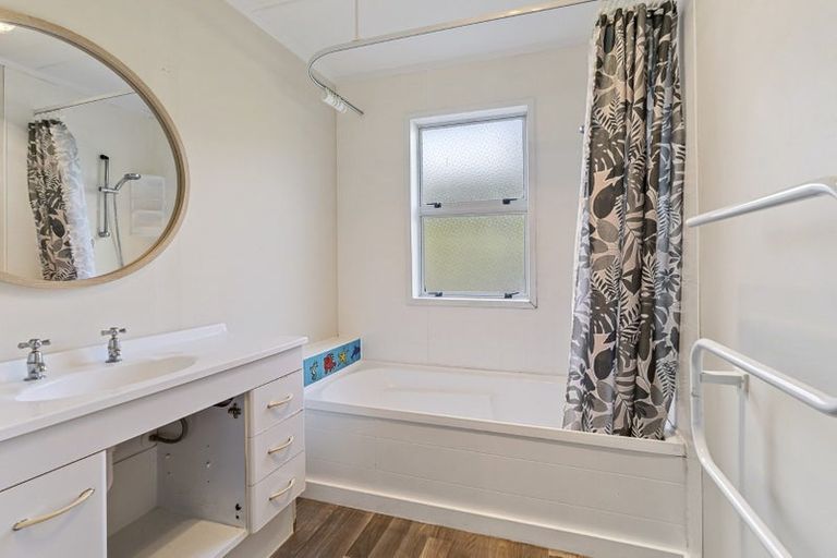 Photo of property in 8 Hydro Road, Burgess Park, New Plymouth, 4371