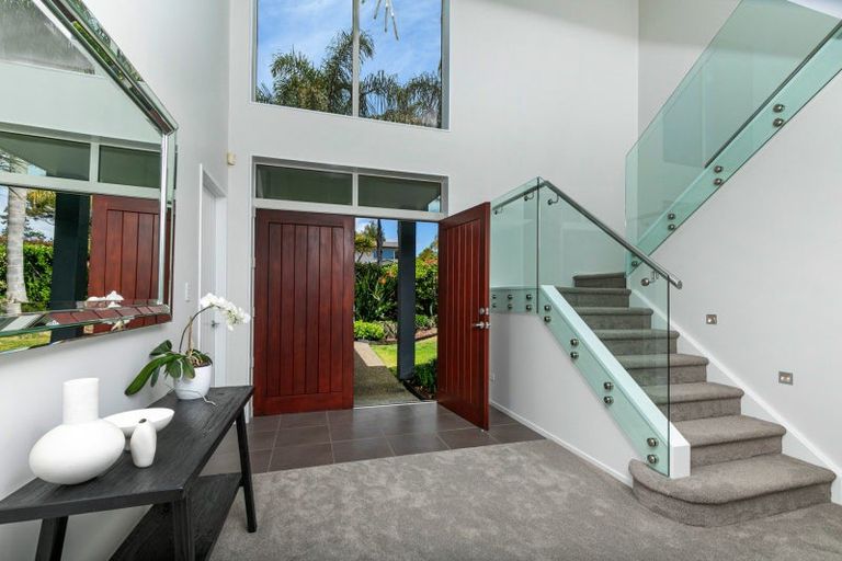 Photo of property in 17a Churchouse Road, Greenhithe, Auckland, 0632