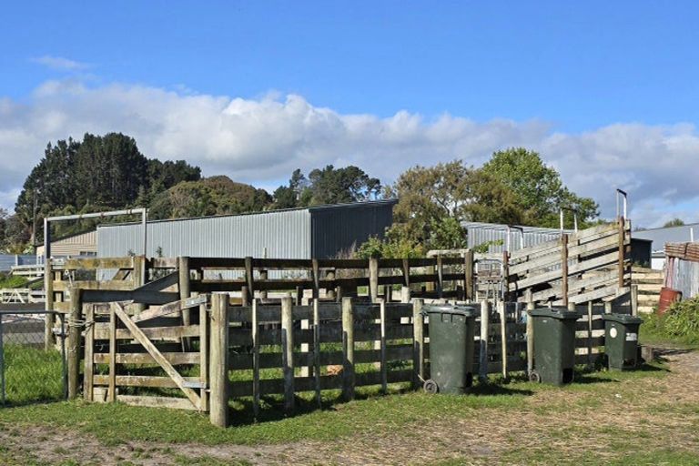 Photo of property in 102 Putiki Drive, Putiki, Whanganui, 4500