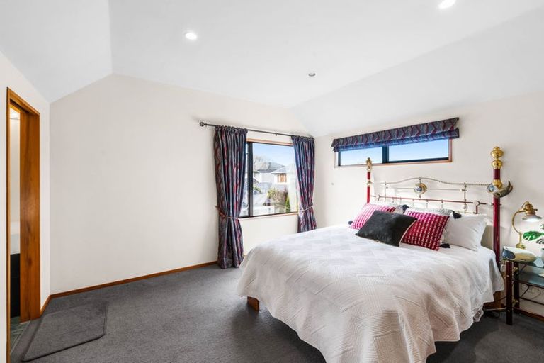 Photo of property in 140 Memorial Avenue, Burnside, Christchurch, 8053