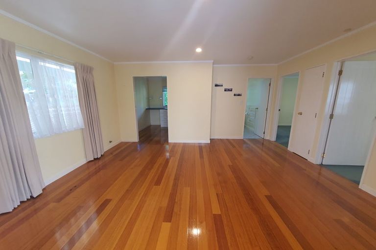Photo of property in 25 Glenfern Road, Mellons Bay, Auckland, 2014