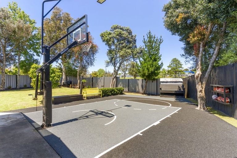 Photo of property in 30 Fairdale Place, Birkdale, Auckland, 0626