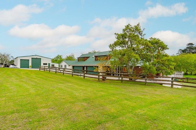 Photo of property in 136 Muriwai Road, Waimauku, 0881