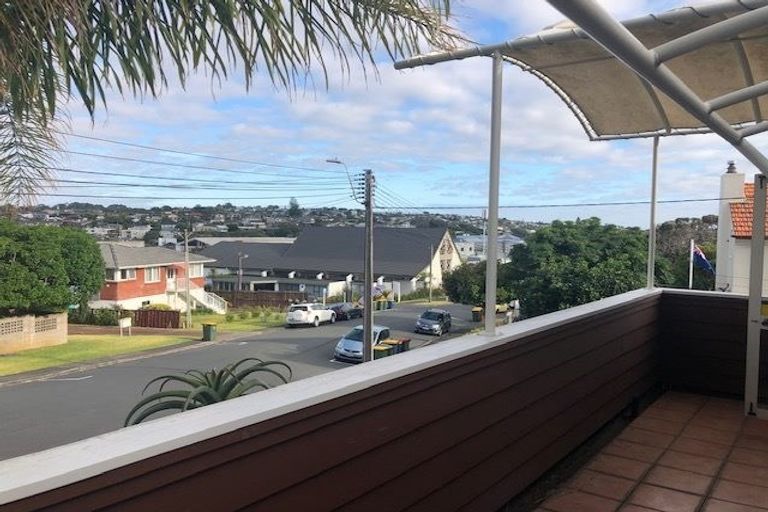 Photo of property in 10 Dodson Avenue, Milford, Auckland, 0620
