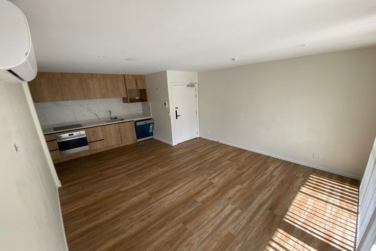 Photo of property in 1/7g Newelm Lane, Flat Bush, Auckland, 2019