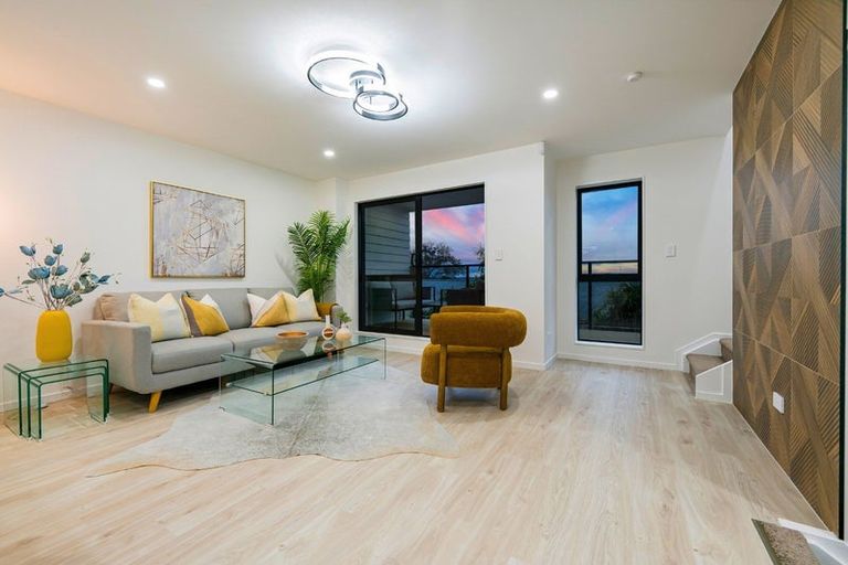 Photo of property in 21f Laura Street, Kelston, Auckland, 0602