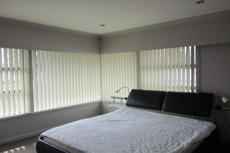 Photo of property in 73 Sylvan Avenue, Northcote, Auckland, 0627