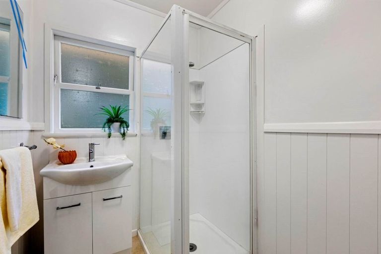 Photo of property in 2/28 Gordon Avenue, Milford, Auckland, 0620