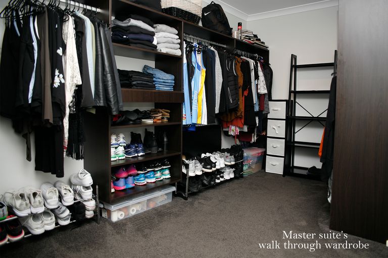 Photo of property in 12 Portofino Point, Karaka, Papakura, 2113