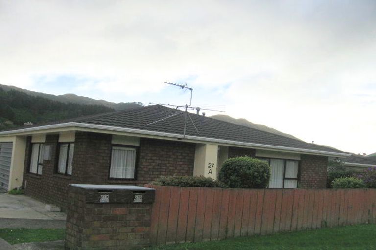 Photo of property in 27a Hinau Street, Tawa, Wellington, 5028