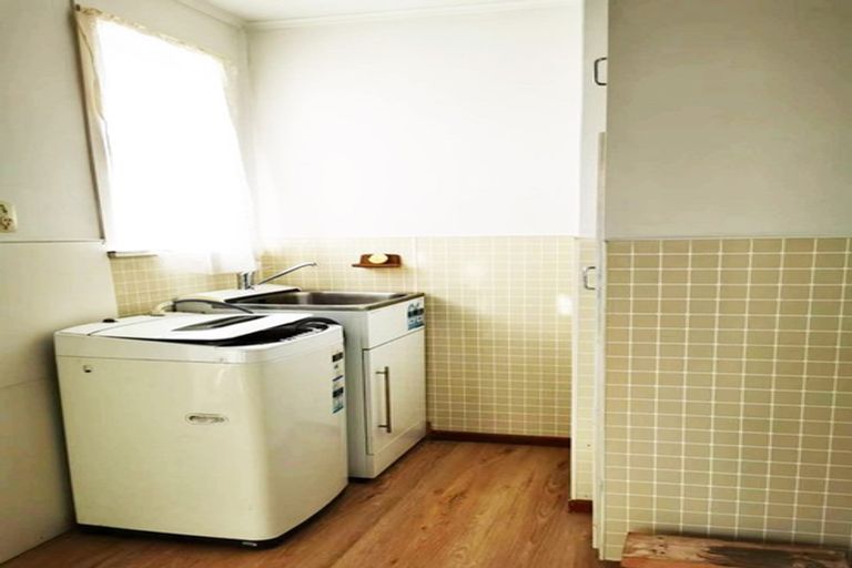 Photo of property in 24 Ted William Street, New Windsor, Auckland, 0600