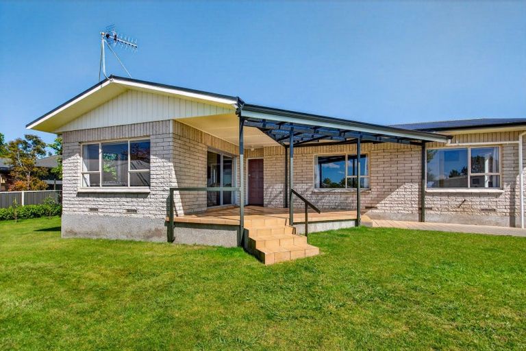 Photo of property in 16 Brookvale Road, Havelock North, 4130