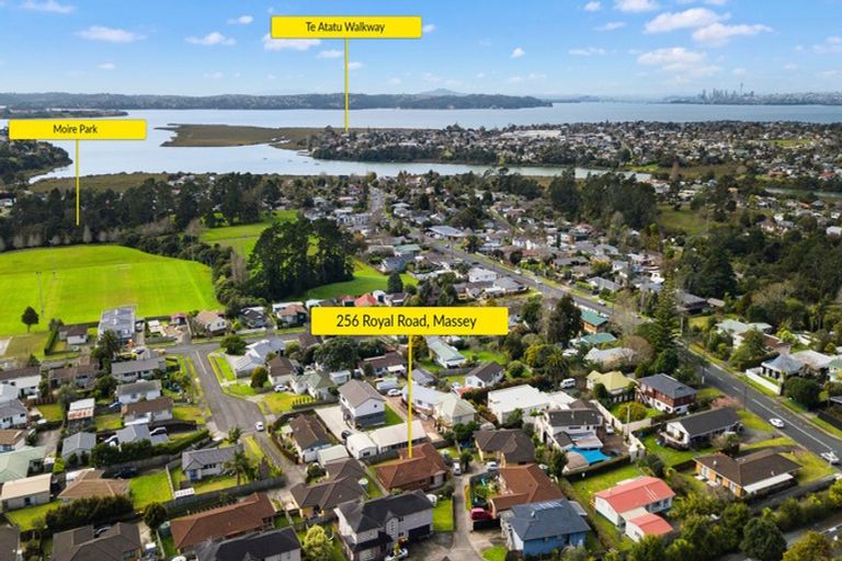 Photo of property in 256 Royal Road, Massey, Auckland, 0614