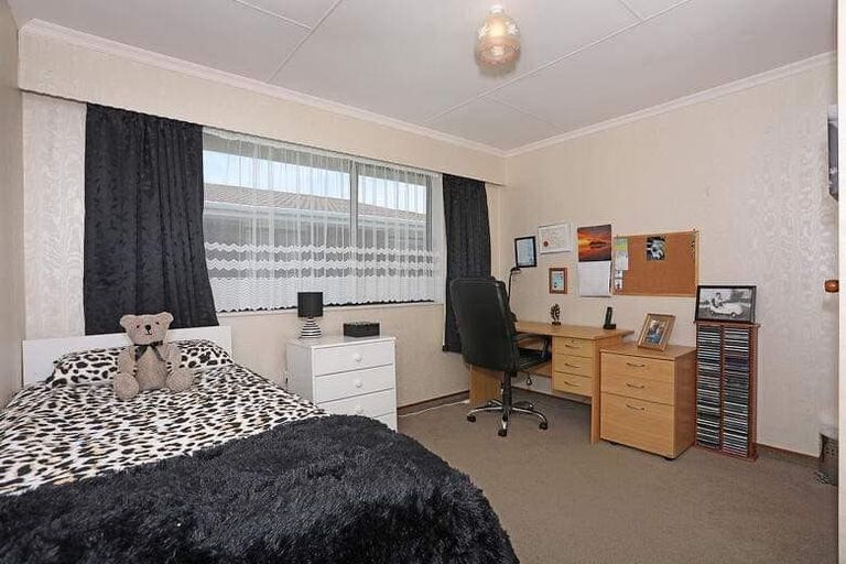 Photo of property in 43 Cedar Crescent, Feilding, 4702