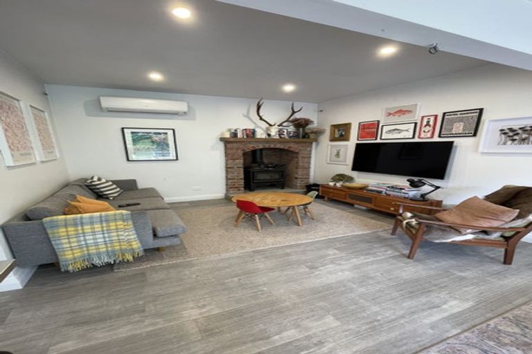 Photo of property in 96 Maupuia Road, Maupuia, Wellington, 6022