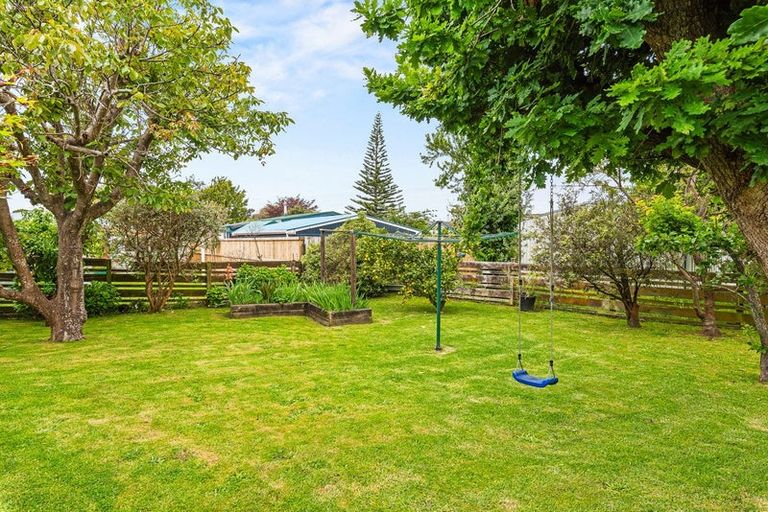 Photo of property in 3 Sharda Grove, Paraparaumu Beach, Paraparaumu, 5032