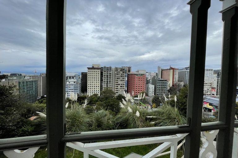 Photo of property in 1/14 Clifton Terrace, Kelburn, Wellington, 6012