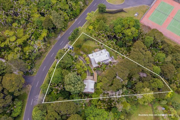 Photo of property in 68 Tarapatiki Drive, Whitianga, 3510