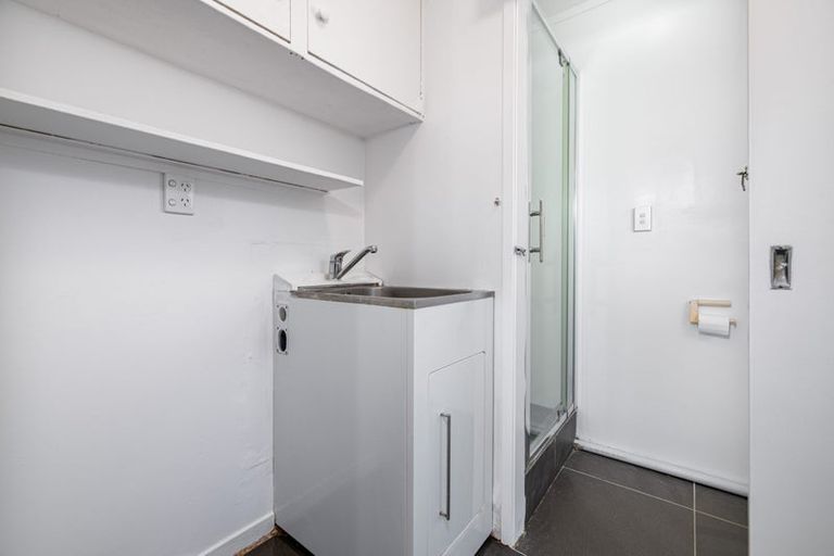 Photo of property in 41 Kohekohe Street, New Lynn, Auckland, 0600