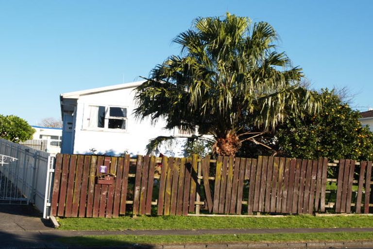 Photo of property in 43 Mckinstry Avenue, Mangere East, Auckland, 2024