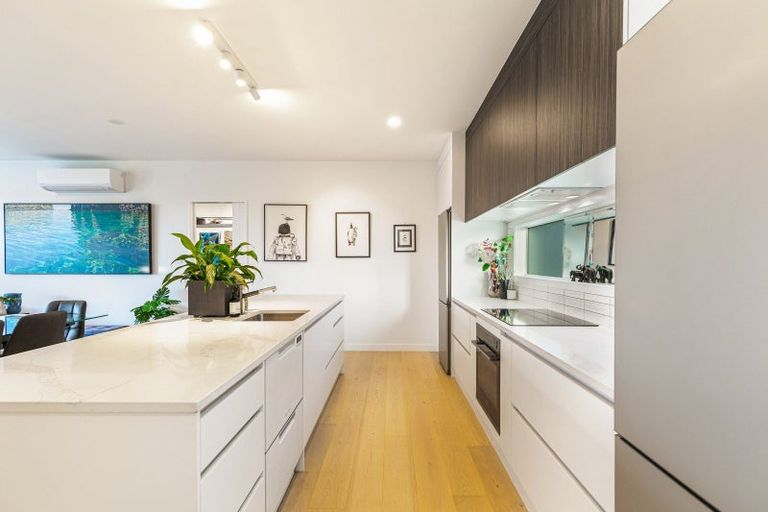 Photo of property in 1 The Bays Rise, Murrays Bay, Auckland, 0630