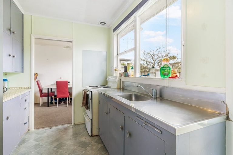 Photo of property in 17 Trinidad Road, Sunnynook, Auckland, 0620