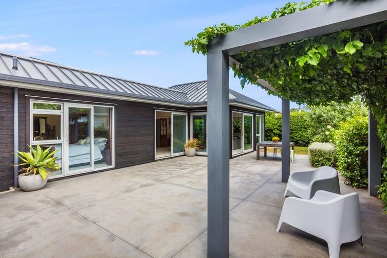 Photo of property in 383 Muritai Road, Eastbourne, Lower Hutt, 5013