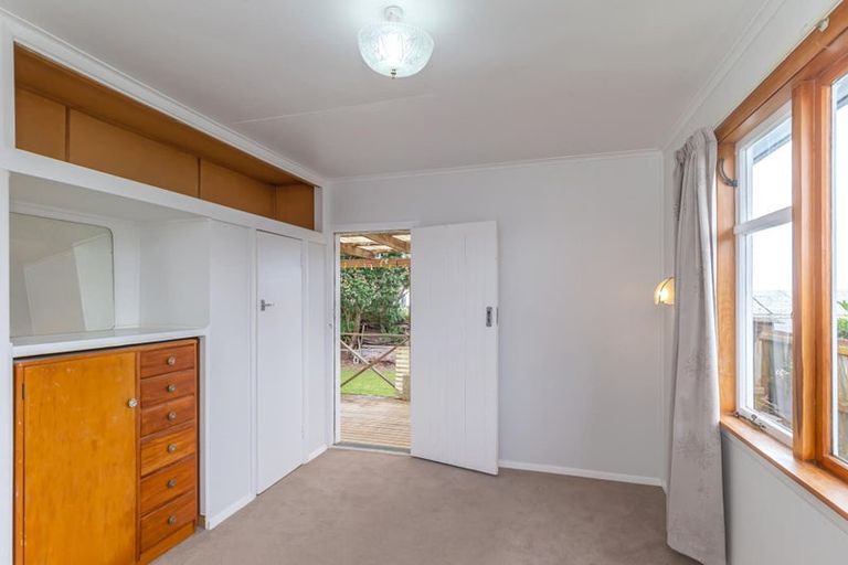 Photo of property in 12 Ryder Crescent, Levin, 5510
