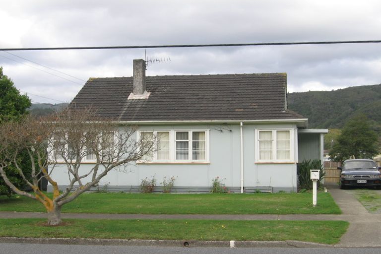 Photo of property in 136 Reynolds Street, Taita, Lower Hutt, 5011